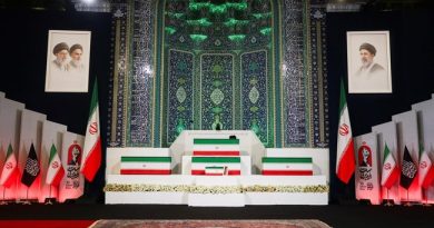 Prosesi pemakaman Ali Khamenei di Kompleks Imam Reza, situs Warisan Dunia UNESCO di Mashhad, Iran